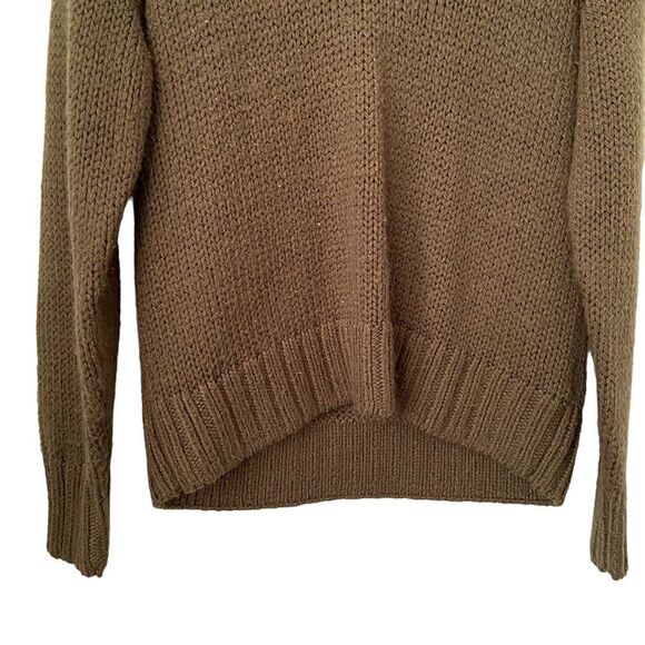 PINK Victoria's Secret V-neck Green Knit Sweater Pullover in Size Medium - Picture 5 of 6